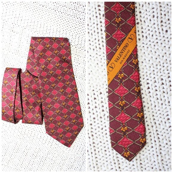 VALENTINO Cravatte 100% Silk men Tie Made in Italy Christmas color - Picture 1 of 7
